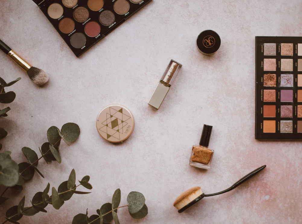 Color Psychology in Makeup: Shades That Subtly Boost Your Mood 3 annie spratt Zxl m4KVZDs unsplash