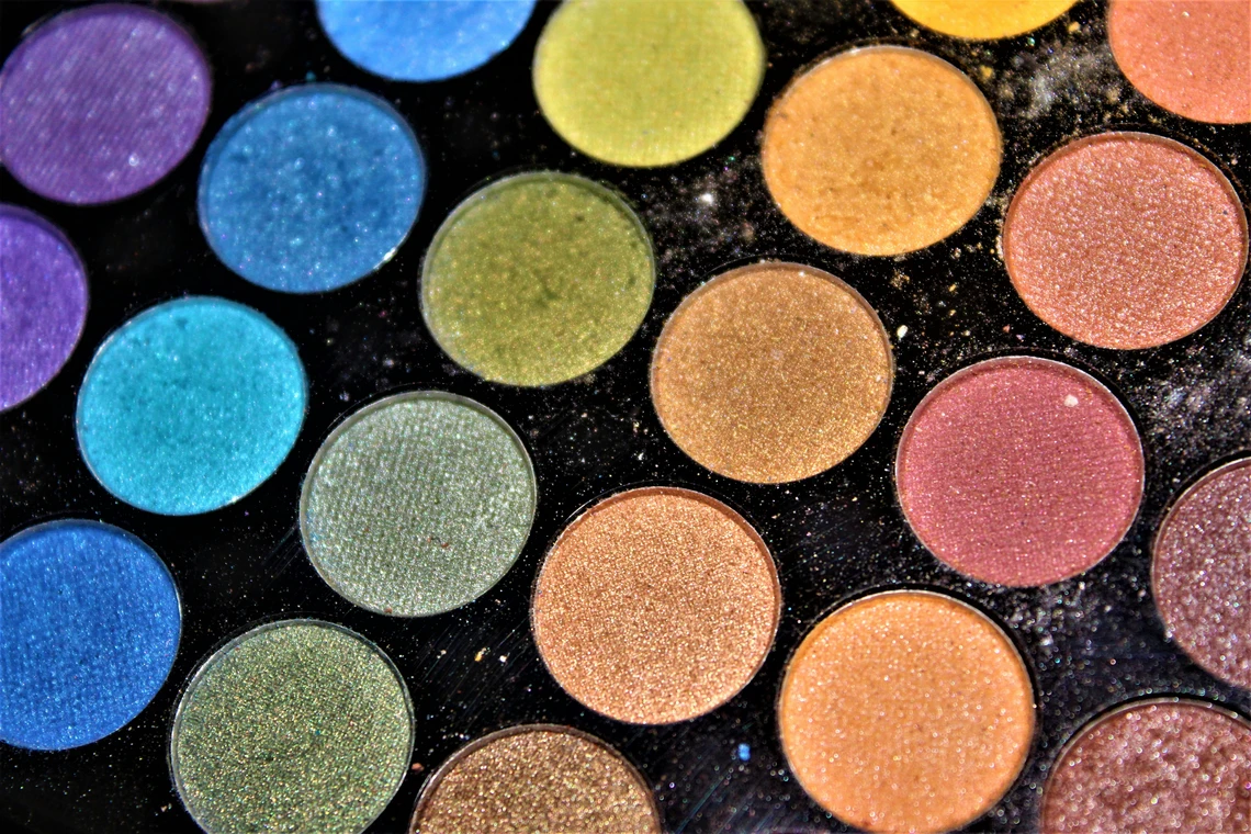 Color Psychology in Makeup: Shades That Subtly Boost Your Mood 2 siora photography l3fh8RDxCvA unsplash